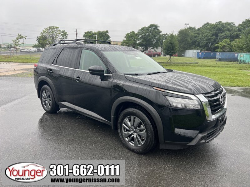 Certified 2024 Nissan Pathfinder SV w/ SV Premium Package image 1