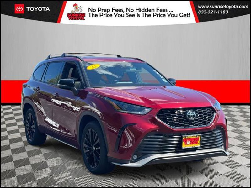 Certified 2023 Toyota Highlander L image 1