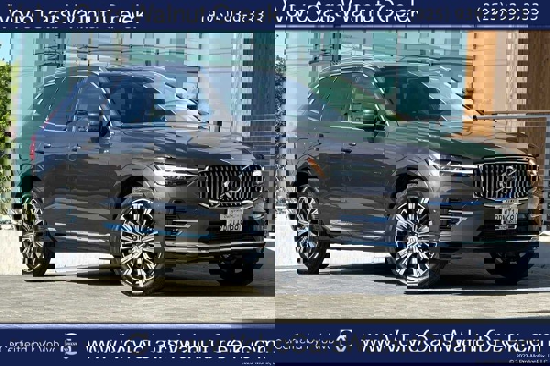 Certified 2022 Volvo XC60 T8 Inscription w/ Advanced Package image 1