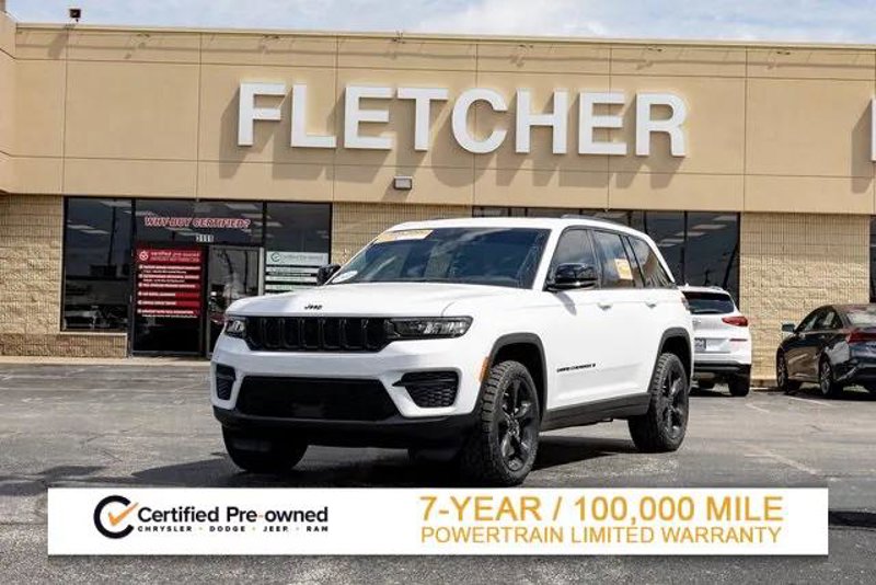 Certified 2025 Jeep Grand Cherokee Altitude image 1