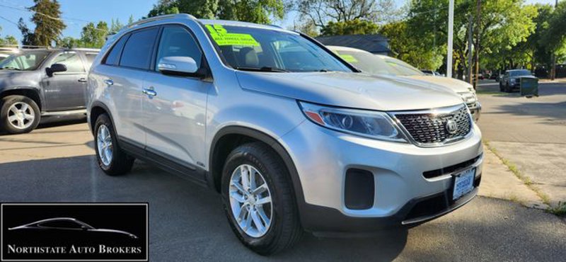 Used 2015 Kia Sorento LX image 1