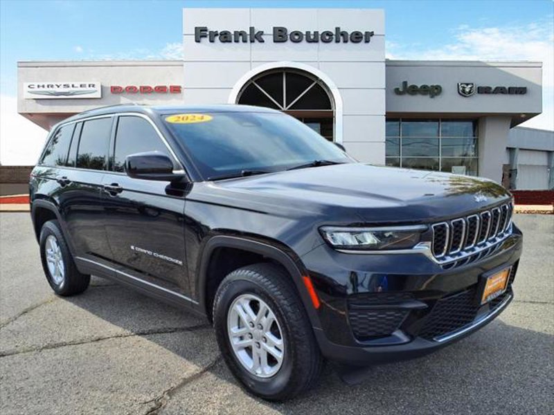 Certified 2024 Jeep Grand Cherokee Laredo w/ Trailer Tow Package image 1