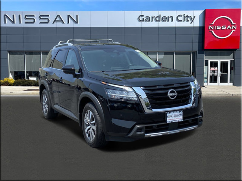 Certified 2024 Nissan Pathfinder SL image 1