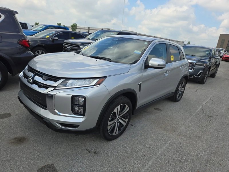 Used 2022 Mitsubishi Outlander Sport SE image 1