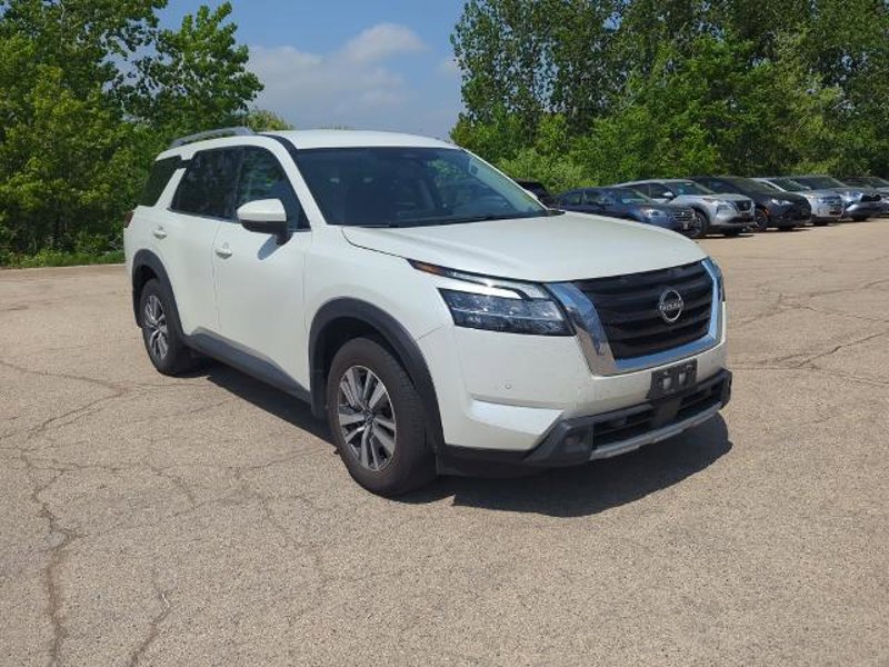 Certified 2022 Nissan Pathfinder SL image 1