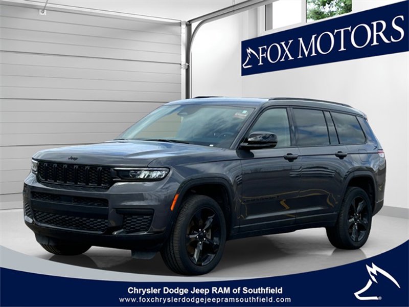 Certified 2023 Jeep Grand Cherokee L Laredo image 1