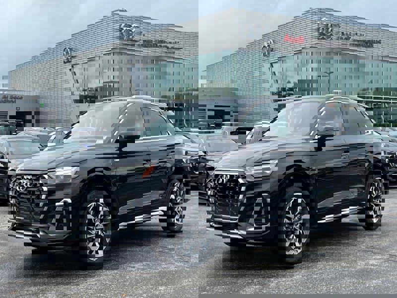 Certified 2024 Audi Q5 2.0T Premium image 1