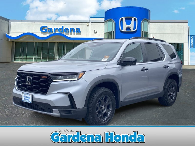 Certified 2025 Honda Pilot TrailSport image 1
