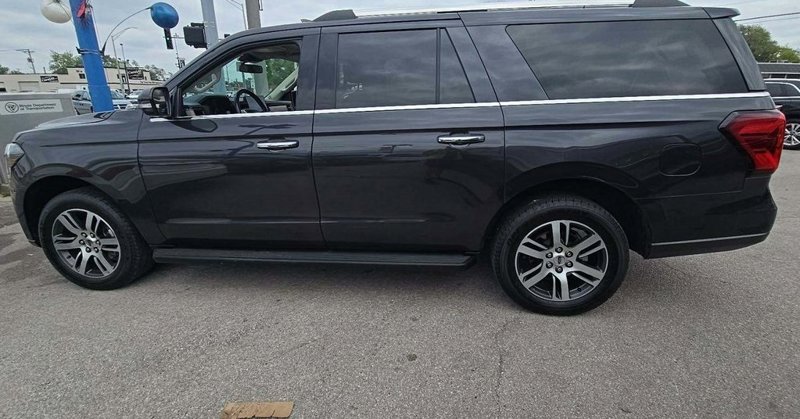 Used 2024 Ford Expedition Max Limited image 1