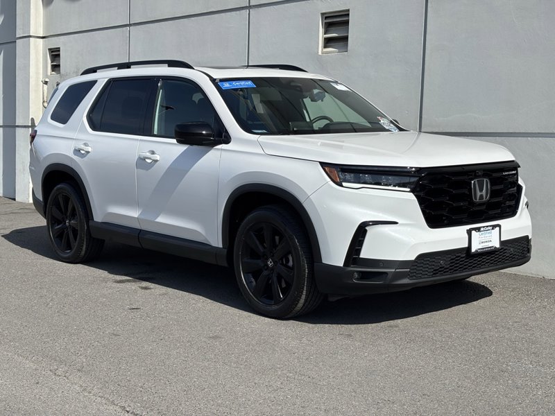 Certified 2025 Honda Pilot Black Edition image 1