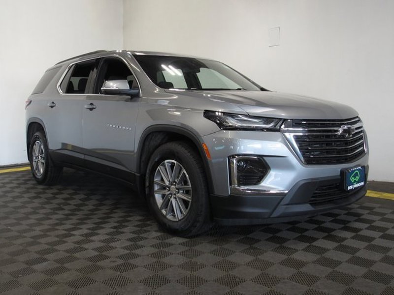 Certified 2023 Chevrolet Traverse LT image 1