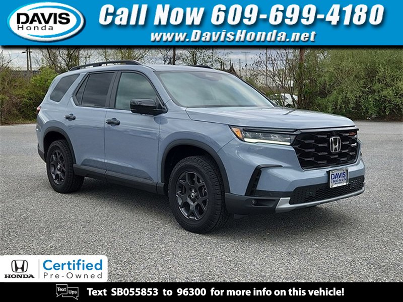 Certified 2025 Honda Pilot TrailSport image 1