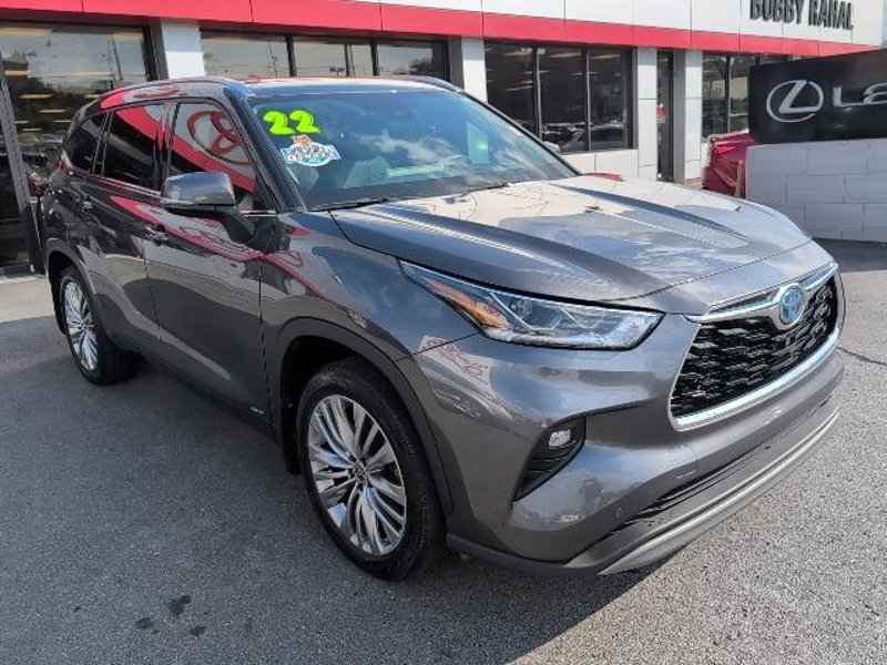 Certified 2022 Toyota Highlander Platinum image 1