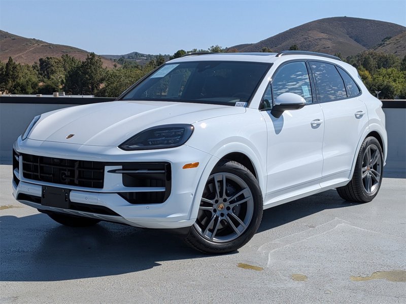 Certified 2025 Porsche Cayenne image 1