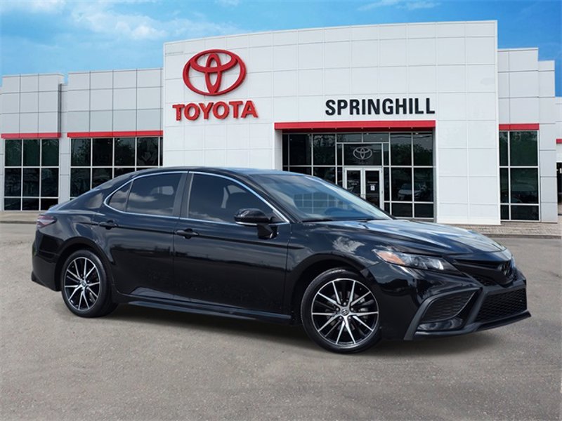 Certified 2022 Toyota Camry SE image 1