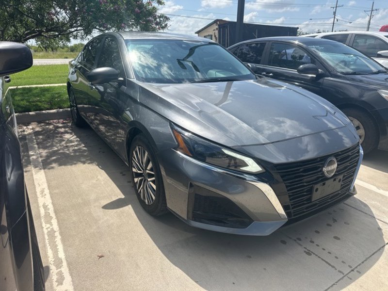 Certified 2024 Nissan Altima 2.5 SV image 1