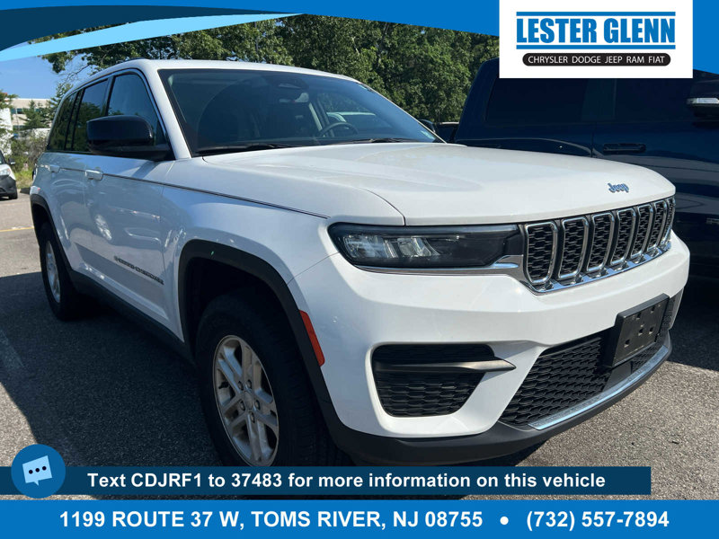 Certified 2023 Jeep Grand Cherokee Laredo image 1