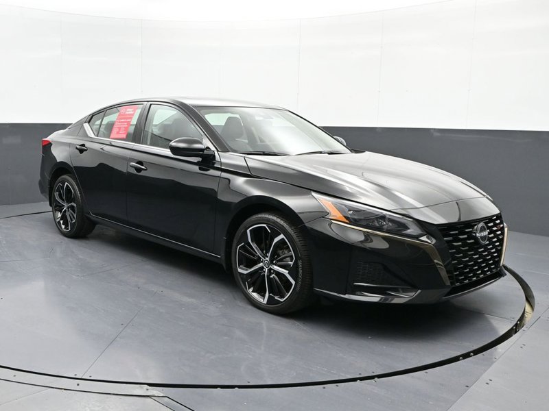 Certified 2024 Nissan Altima 2.5 SR w/ SR Premium Package image 1
