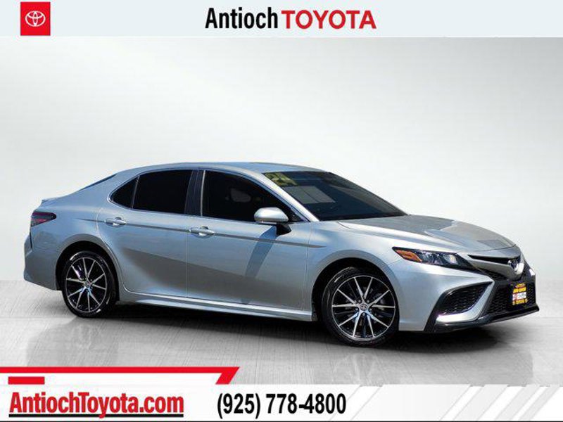 Certified 2024 Toyota Camry SE image 1
