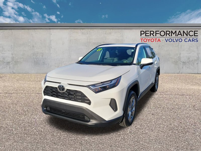 Certified 2022 Toyota RAV4 XLE image 1