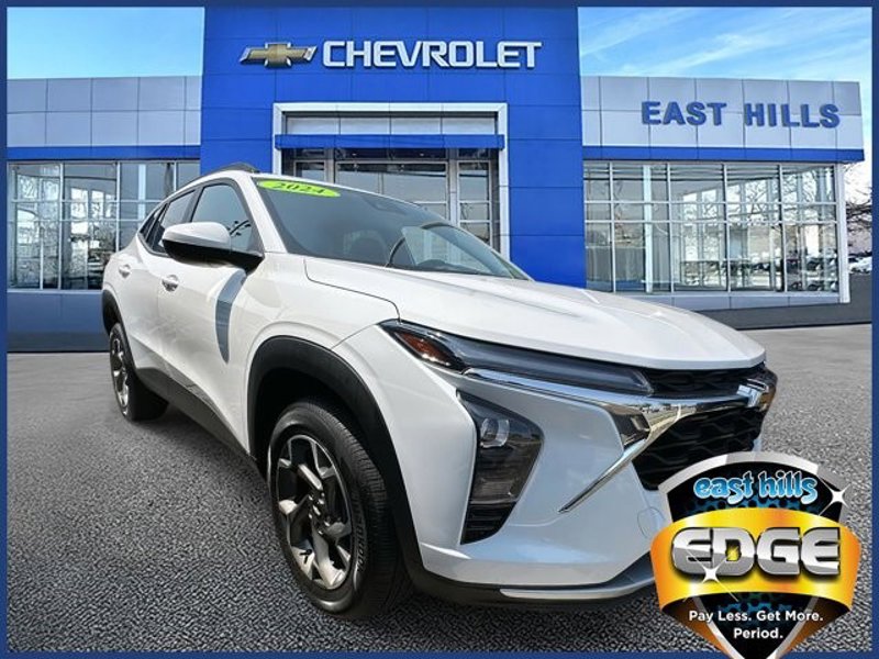 Certified 2024 Chevrolet Trax LT image 1