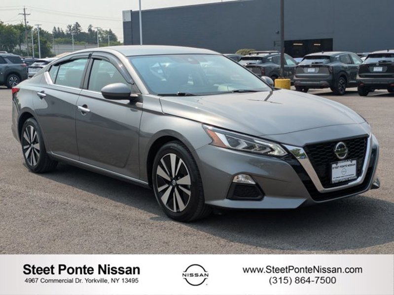 Certified 2022 Nissan Altima 2.5 SV image 1