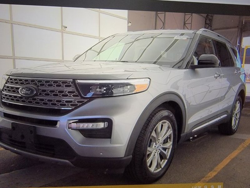 Used 2023 Ford Explorer Limited image 1