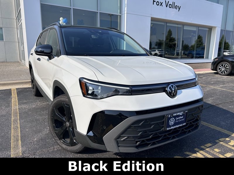 Certified 2025 Volkswagen Taos SE image 1