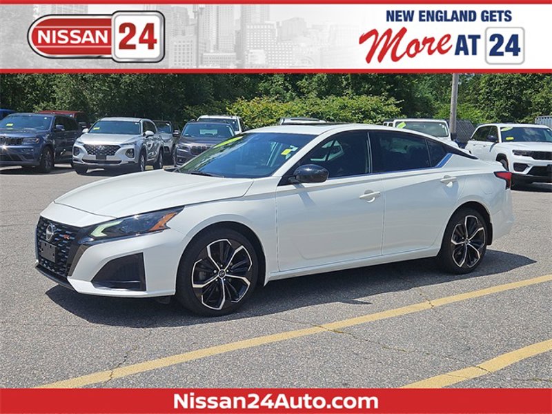 Certified 2023 Nissan Altima 2.5 SR image 1