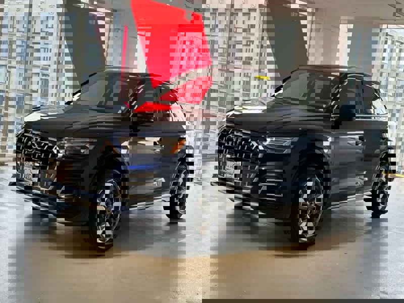 Certified 2025 Audi Q5 2.0T Premium Plus image 1