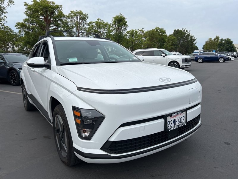 Certified 2025 Hyundai Kona SEL image 1