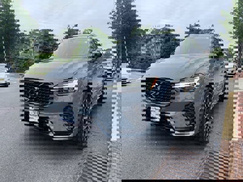 Certified 2023 Volvo XC60 T8 Ultimate w/ Climate Package image 1