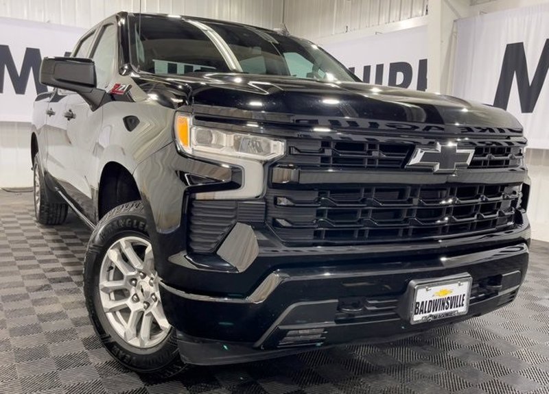 Certified 2022 Chevrolet Silverado 1500 RST image 1