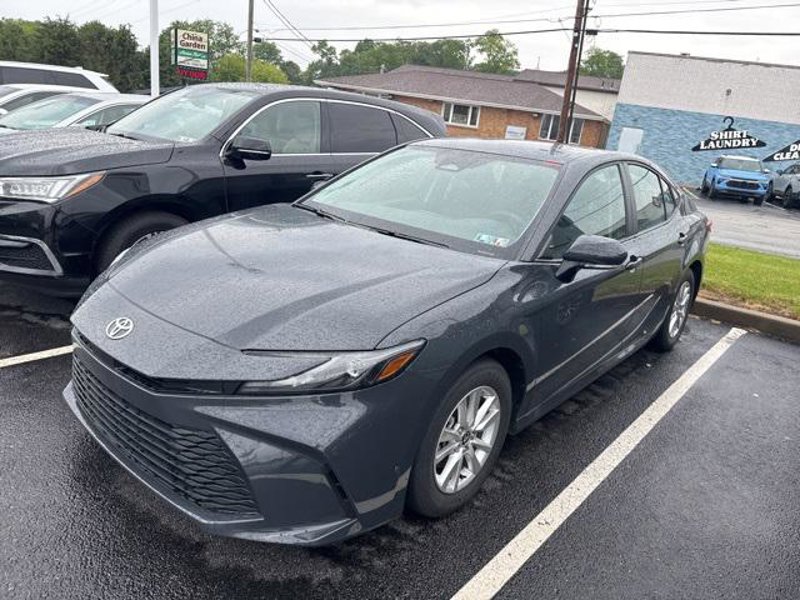 Certified 2025 Toyota Camry LE image 1