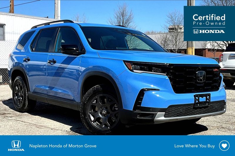Certified 2025 Honda Pilot TrailSport image 1