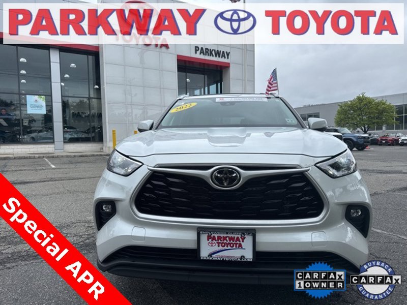Certified 2022 Toyota Highlander XLE image 1