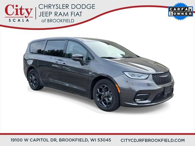 Certified 2022 Chrysler Pacifica Limited w/ S Appearance Package image 1