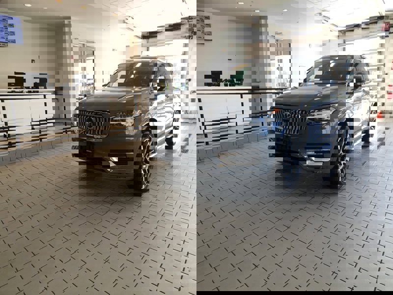 Certified 2023 Volvo XC90 B5 Plus image 1