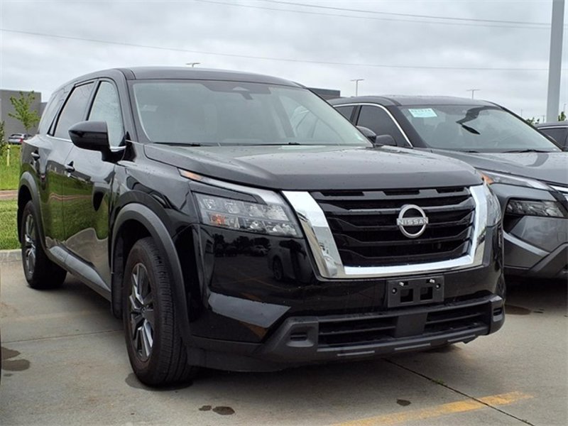 Certified 2024 Nissan Pathfinder S image 1