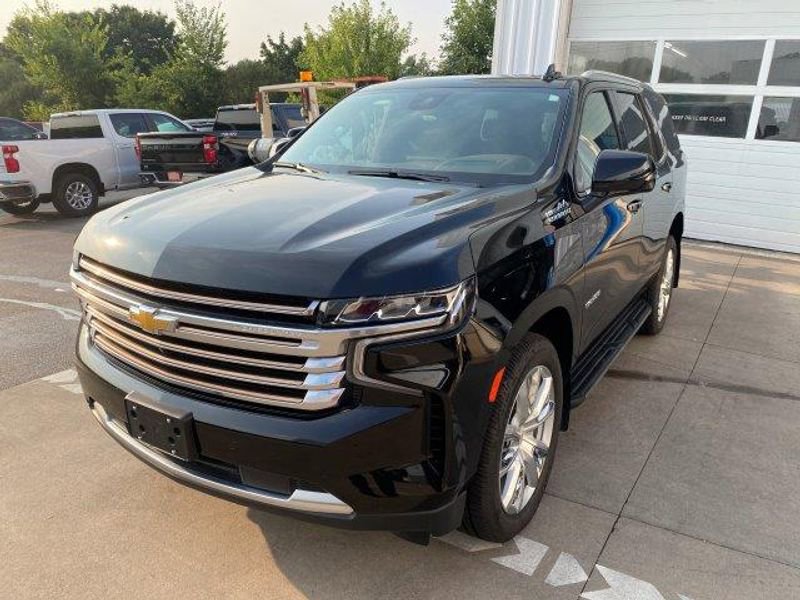 Used 2024 Chevrolet Tahoe High Country image 1