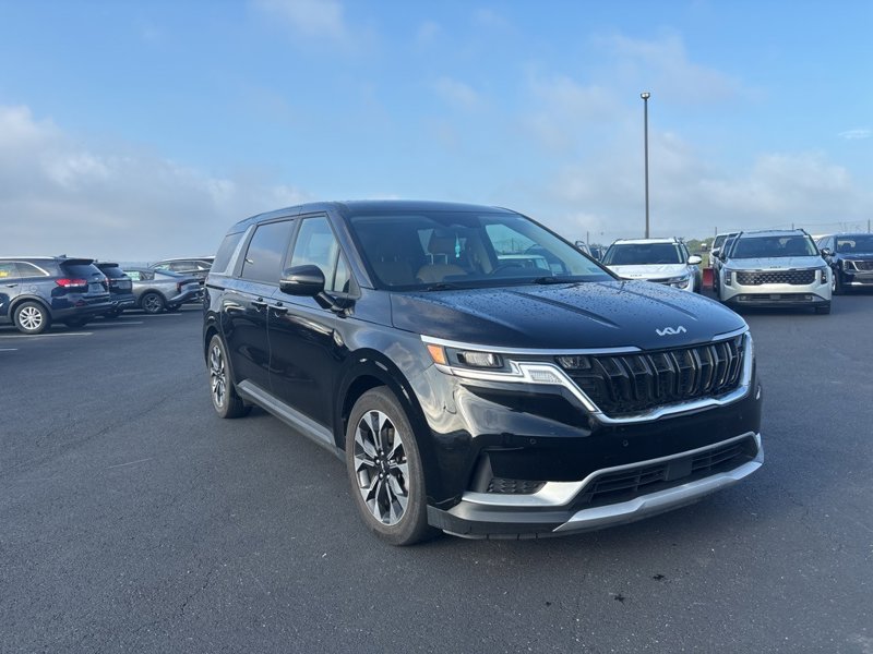 Certified 2022 Kia Carnival EX image 1