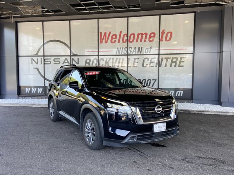 Certified 2023 Nissan Pathfinder SV image 1