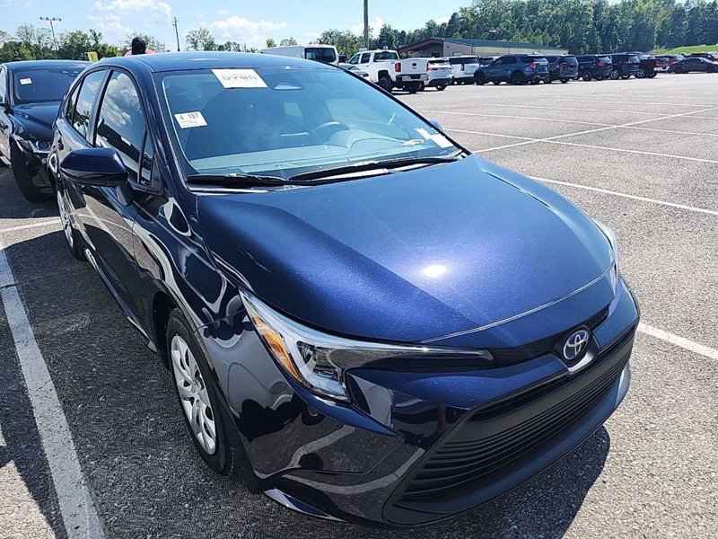 Used 2025 Toyota Corolla LE image 1