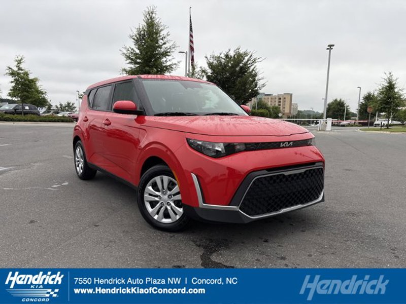 Certified 2024 Kia Soul LX image 1