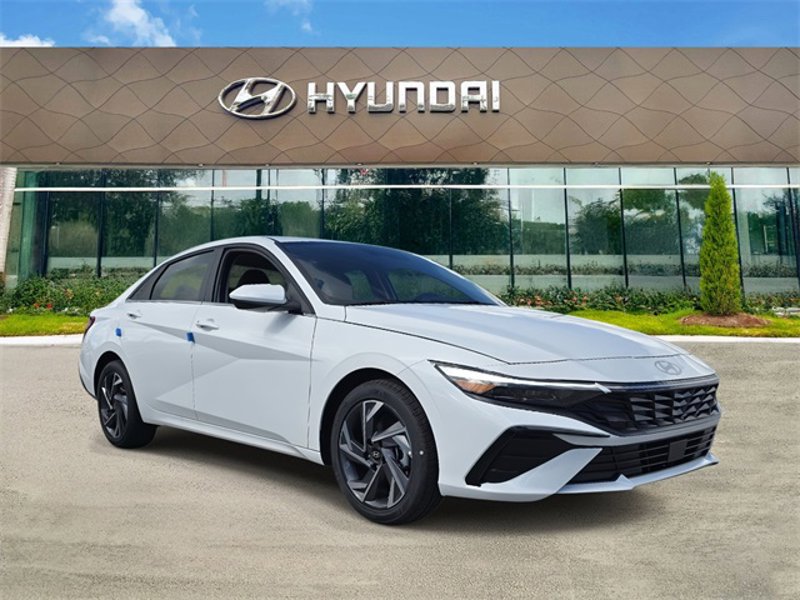 Certified 2025 Hyundai Elantra SEL image 1