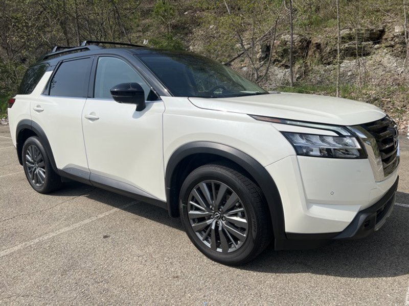 Certified 2024 Nissan Pathfinder SL w/ SL Premium Package image 1