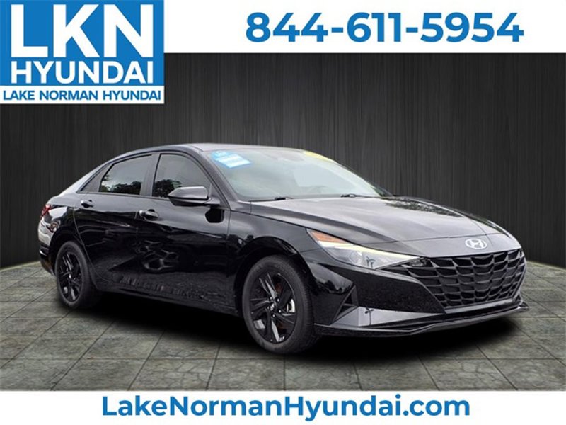 Certified 2023 Hyundai Elantra SEL w/ Cargo Package image 1