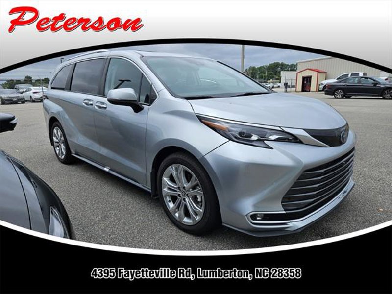 Certified 2024 Toyota Sienna Platinum image 1