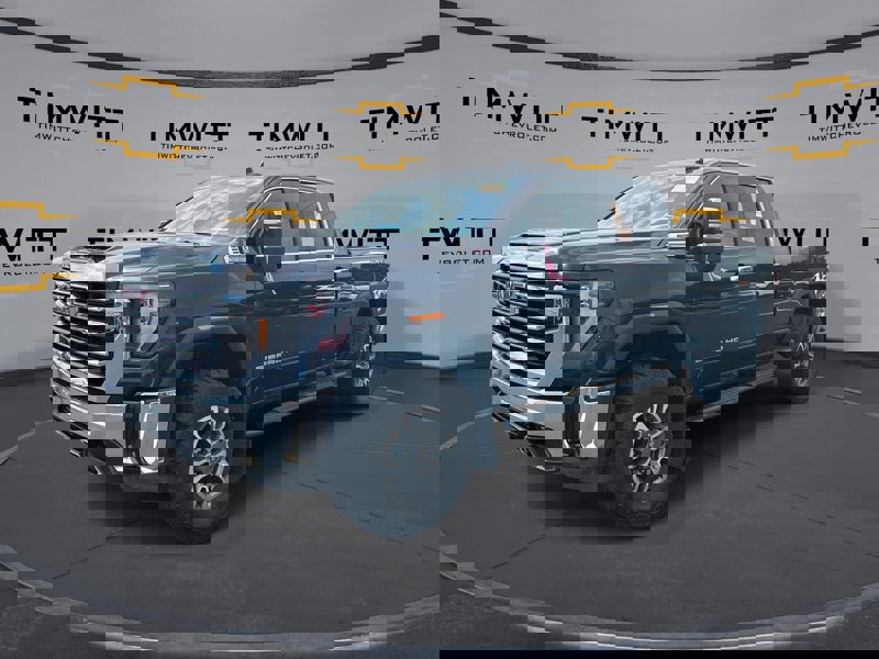 Used 2025 GMC Sierra 3500 SLT image 1