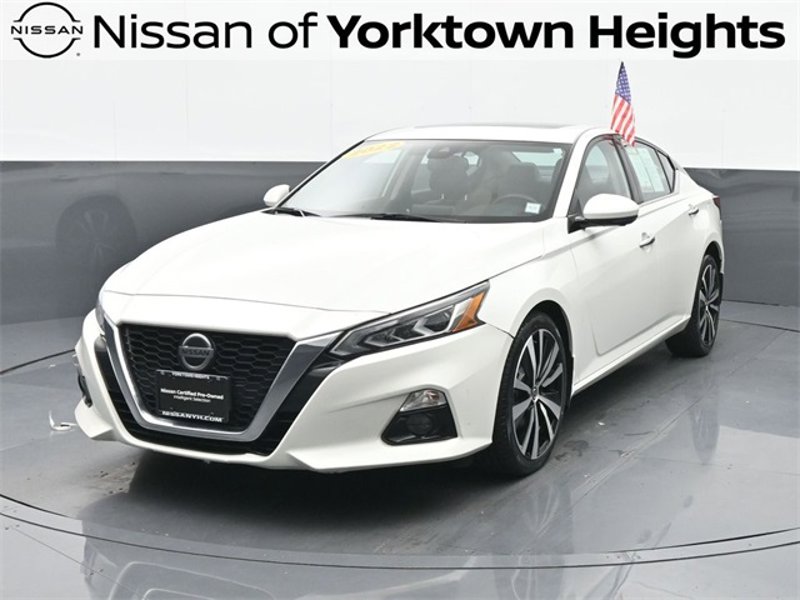Certified 2022 Nissan Altima 2.5 Platinum image 1